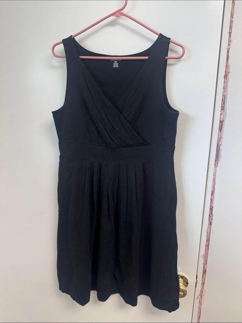 Classic Black Sleeveless V-Neck Dress Lands’ End PM